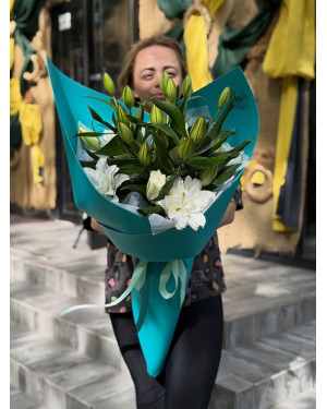 Lily bouquet Blue