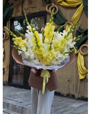 Rake Gladiolus Bouquet