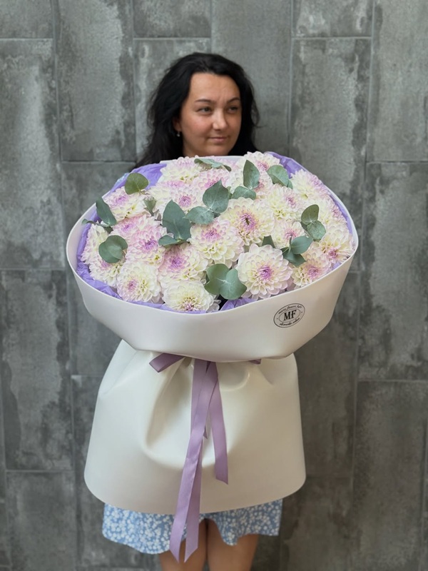 Букет жоржин Овен