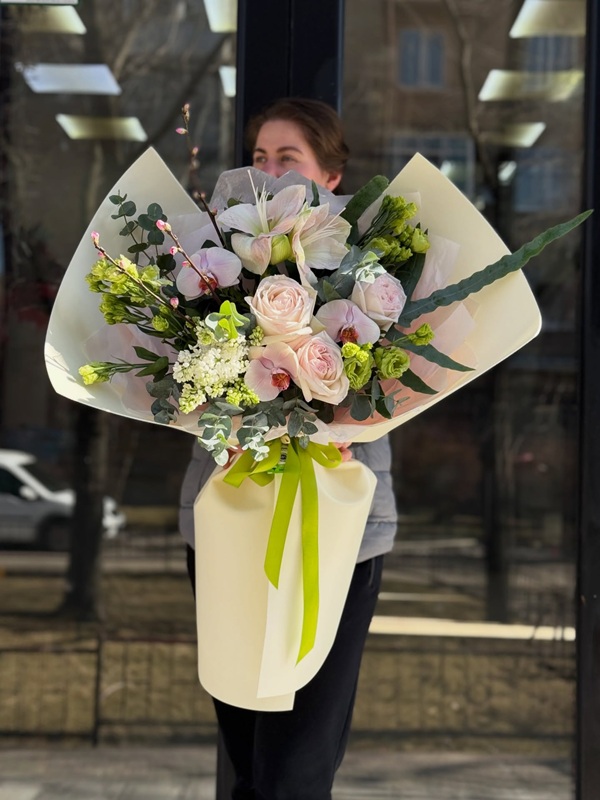 Flower bouquet Sichkar