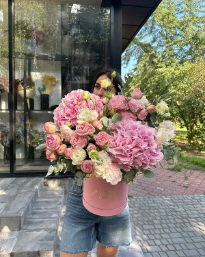 Hydrangeas in a Hat Box