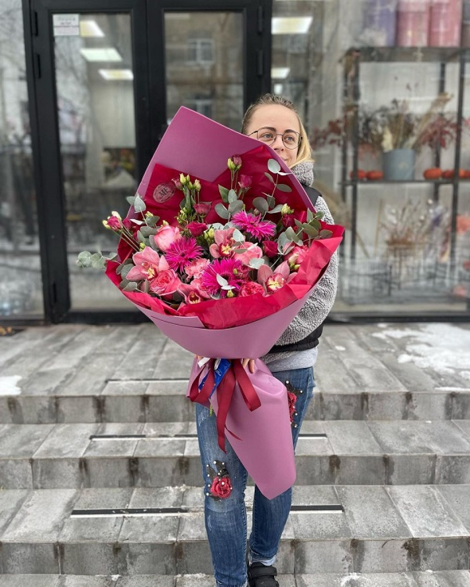 Квіти в машині: як зберегти свіжість і створити атмосферу затишку