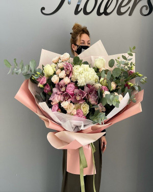 Flower Bouquet Titan