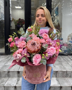 Flowers in a Box Eye