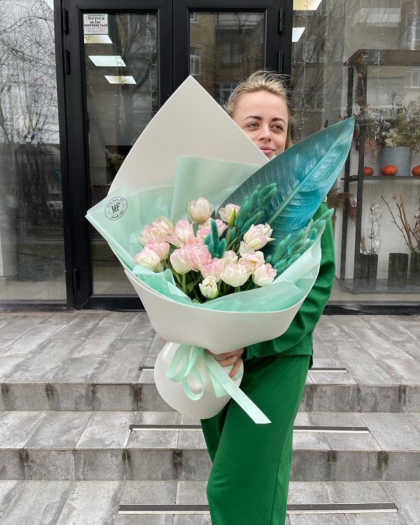 Stylish Bouquet of Tulips